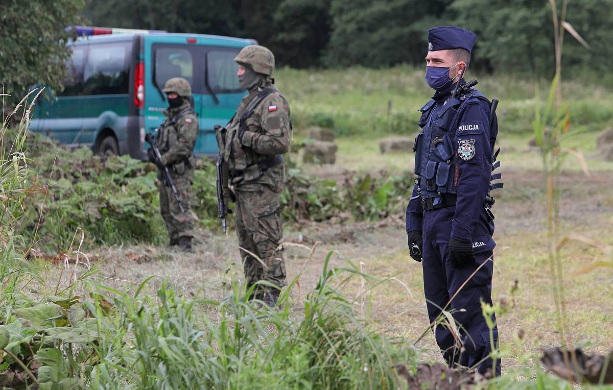 RT France reporters detained at Polish-Belarusian border &mdash; Polish police