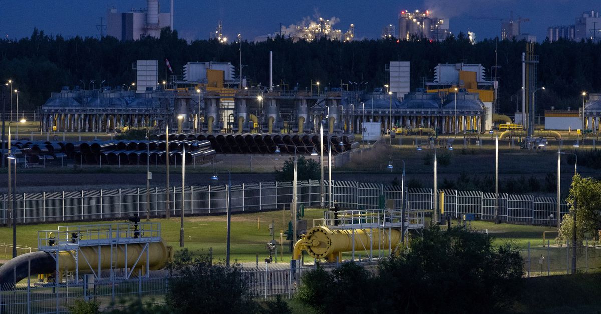 Eastward Yamal-Europe gas flows rise, flows via Ukraine stable