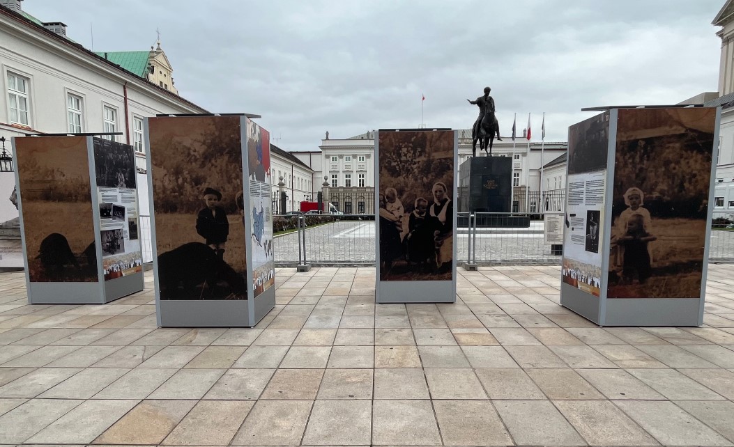 Poland celebrates family&rsquo;s beatification, including unborn child, for saving Jews